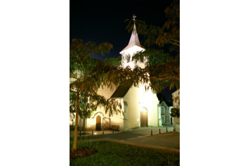 Eglise St Clément vue de nuit - Copyright : Patrick SEBTI